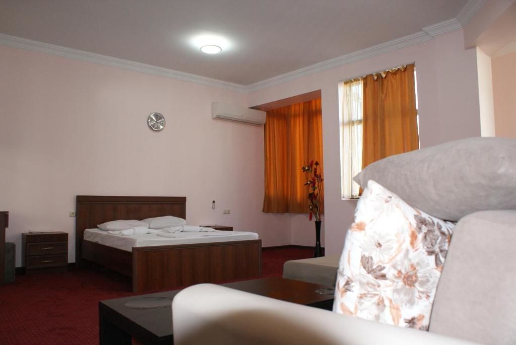 Отель Hotel Old Town Батуми-52