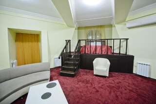 Отель Hotel Old Town Батуми Двухуровневый люкс-1