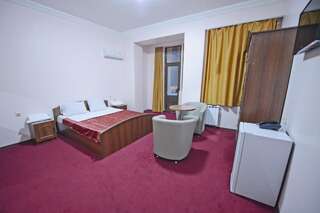 Отель Hotel Old Town Батуми Полулюкс с балконом-2