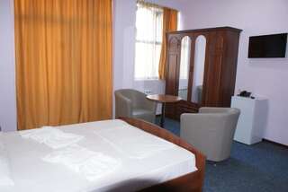 Отель Hotel Old Town Батуми Полулюкс с балконом-3