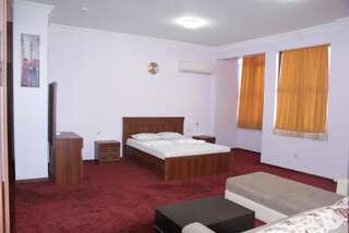 Отель Hotel Old Town Батуми Люкс с балконом-14
